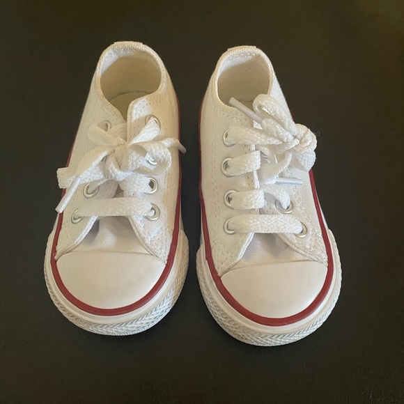Toddler converse shoes - Picture 2 of 3
